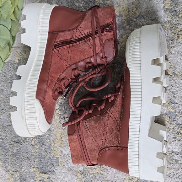 GIanni Bini Wander Lust Lug Sole Platform booties - Picture 15 of 15